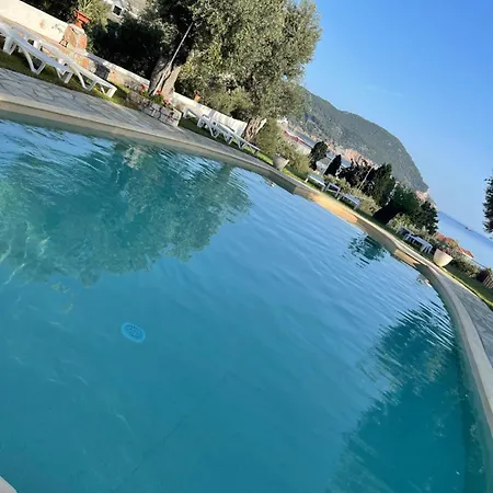 E&n Skopelos Town
